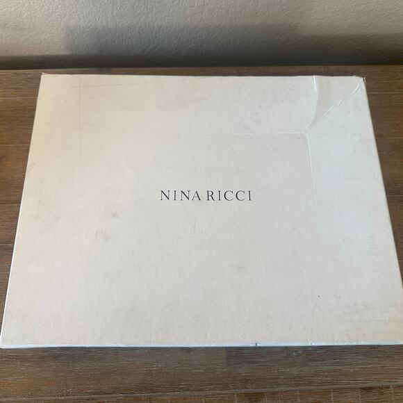 Nina Ricci Red Ankle Boots, Leather, Made in Italy, Holiday, size 40, US 9-9.5 - Picture 7 of 9